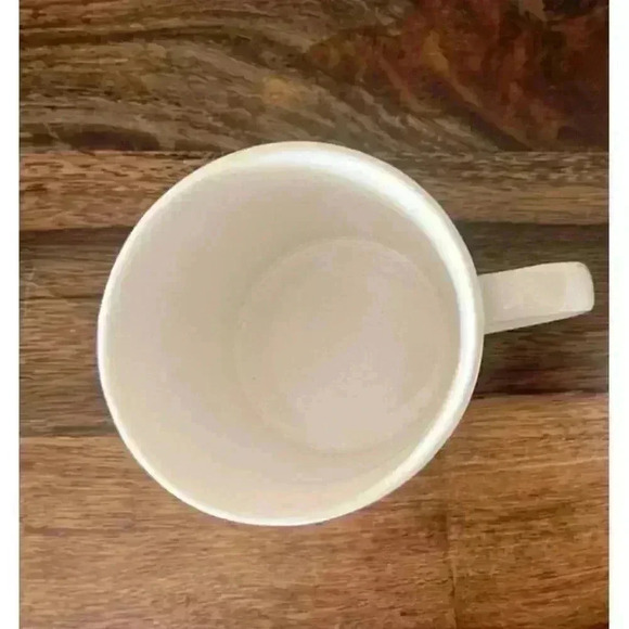 "LOVE LIVES HERE " Bees Honeycomb Coffee Cocoa Tea Mug 16 oz Stoneware NEW - Picture 2 of 4